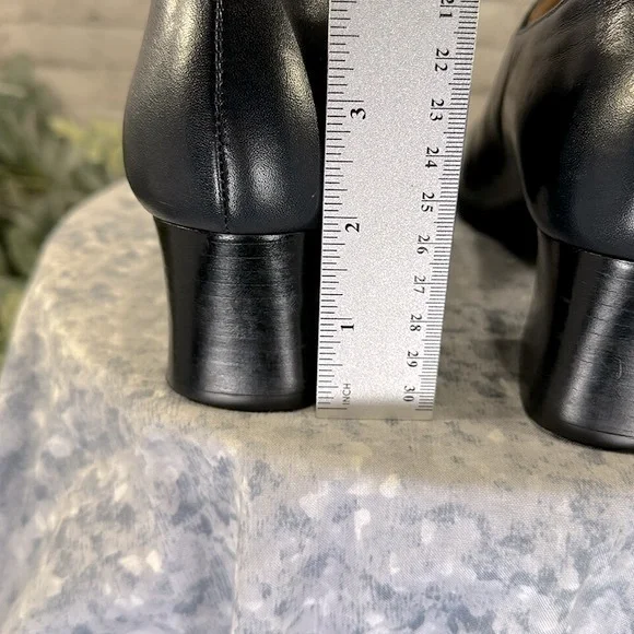 Naturalizer Navy Blue Leather Square Toe 2” Dress Heel Loafers WMS 8M💙GUC💙 - Picture 6 of 9